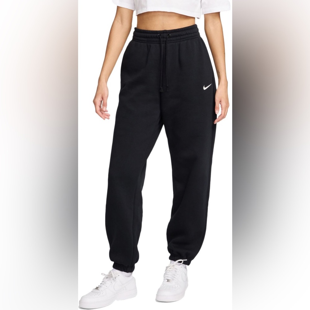 Nike Women's Black Joggers Size Medium